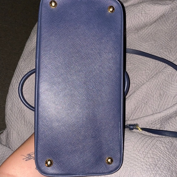 Prada bag - Picture 4 of 6